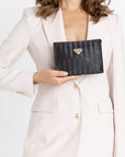 BASODINO | Necessaire classic schwarz/gold – getragen