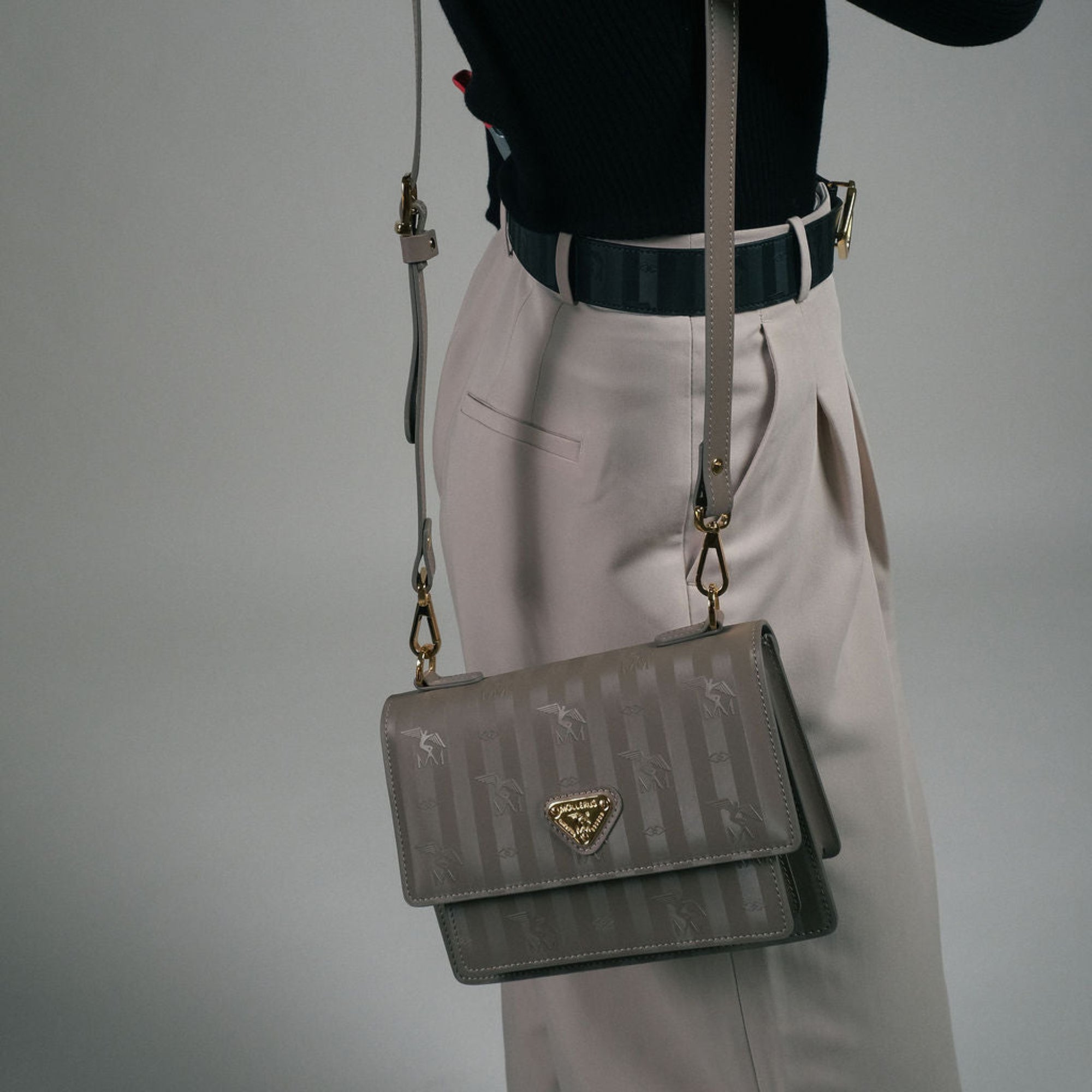 URSY | Sac bandoulière taupe/doré