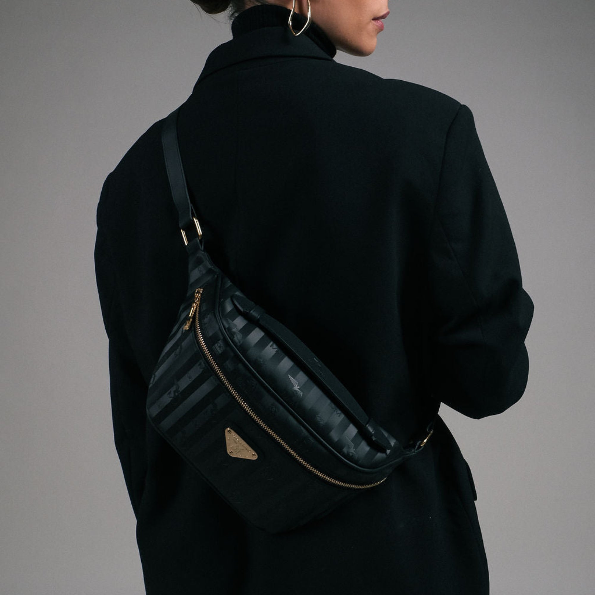 BRIENZ | Sac banane noir/or