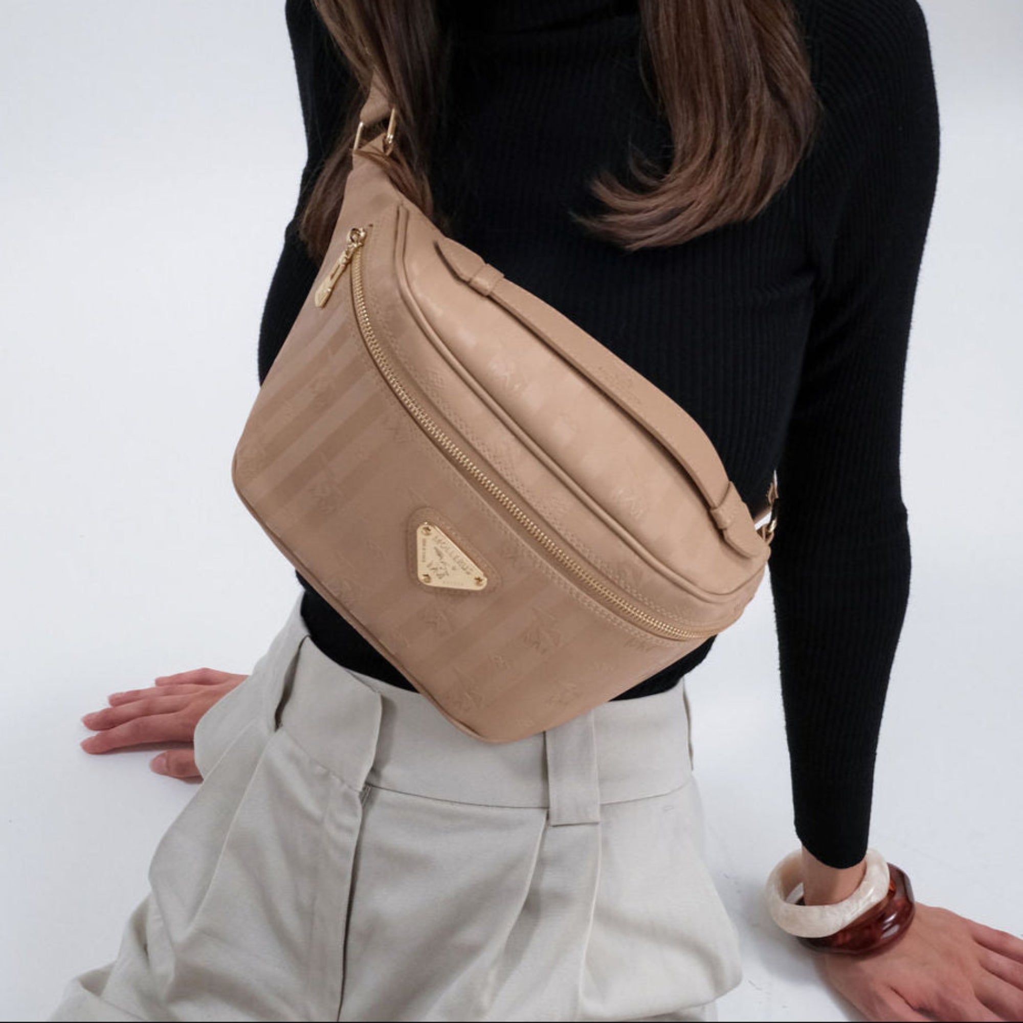 BRIENZ | Sac banane cappuccino beige/or