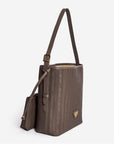BANNWIL | Beuteltasche fango braun/gold - leicht seitlich