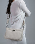 FLUMS | Umhängetasche pearl/silber on body