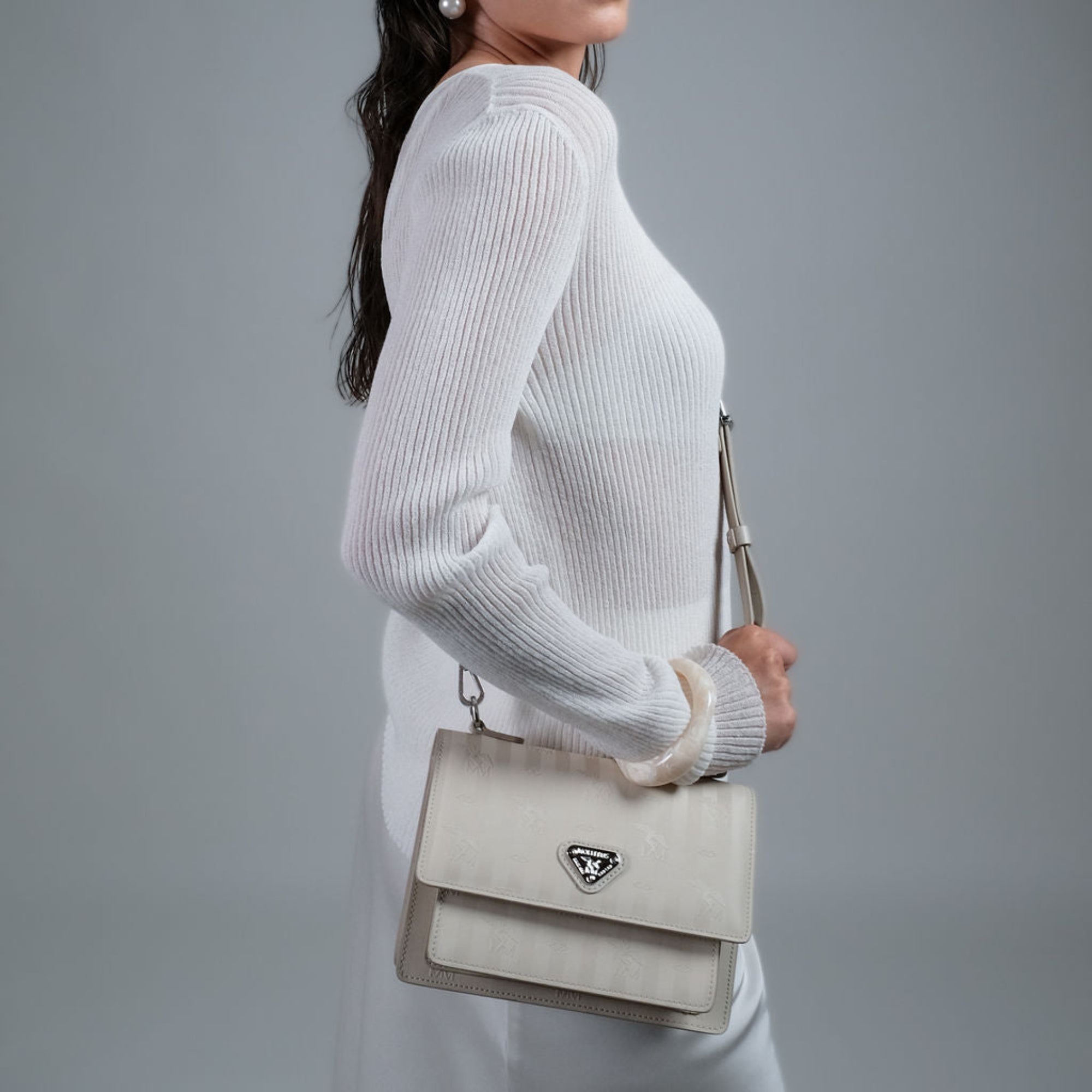 URSY | Sac bandoulière perle/argent