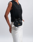 VERBIER | Beuteltasche klein schwarz/gold on body