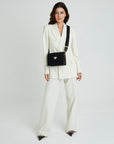 MELIDE | Umhängetasche Velour classic schwarz/gold FULL BODY