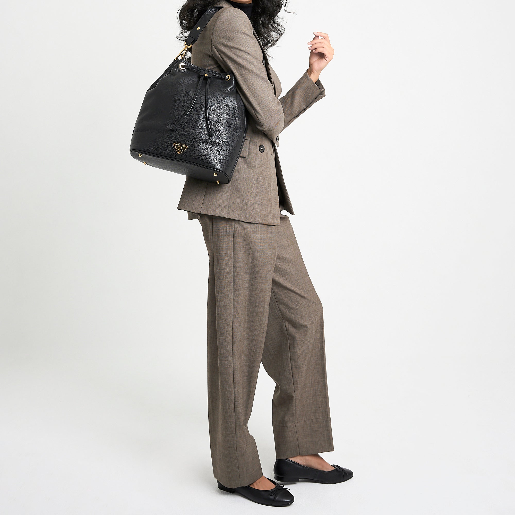 NIESEN | Pouch bag calfskin black/gold