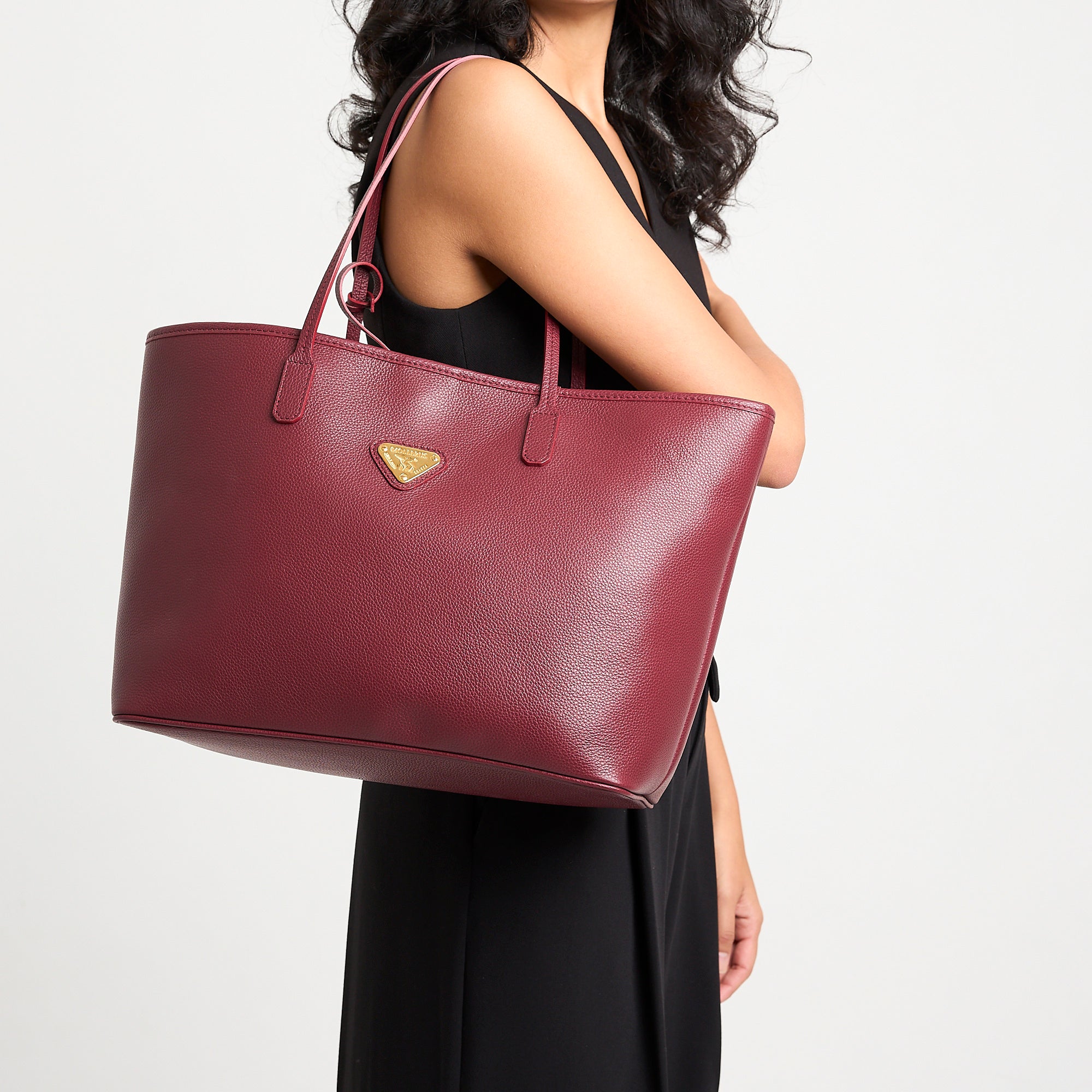 BERN | Shopper Kabsleder antik rot/gold - on body