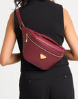 BRIENZ | Gürteltasche Kalbsleder antik rot/gold - on body