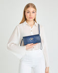 FRESENS | Clutch Croco sapphire blau/silber CLOSE UP