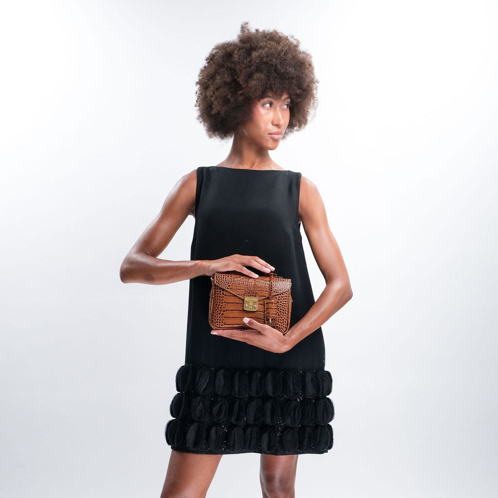 MEYRIN | Umhängetasche Croco honey braun/gold - on body