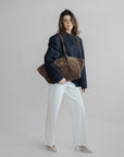 ANDERMATT | Schultertasche Wildleder braun/gold - full body