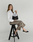 CASTIEL | Schultertasche classic schwarz/silber - full body
