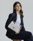 CASTIEL | Schultertasche snow weiss/silber - detail