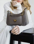 CASTIEL | Schultertasche fango braun/gold - detail