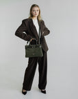 WITTNAU | Handtasche Wildleder moosgrün/gold - full body