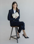 MOUTIER | Umhängetasche pearl weiss/silber -full body