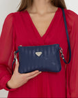 TAMINS | Borsa a tracolla midnight blu/argento - indossata