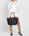 GISWIL | Shopper mit Reissverschluss classic schwarz/silber – getragen