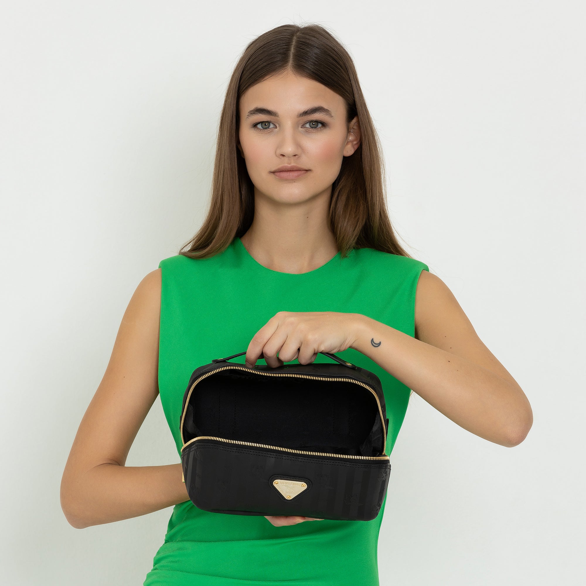 SERVAZ | Necessaire classic schwarz/gold- innen