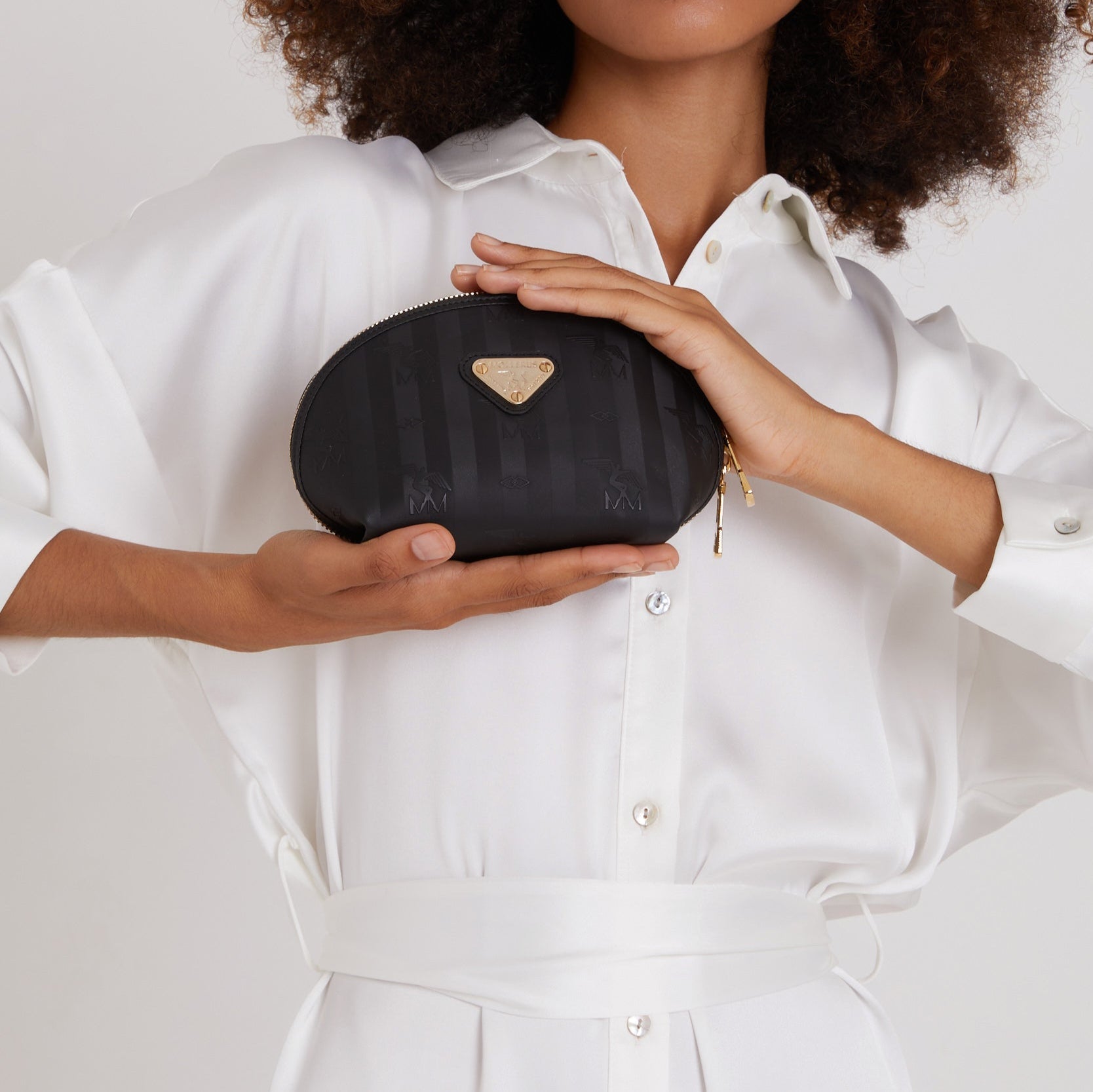 GAEBRIS | Necessaire classic schwarz/gold- ON BODY