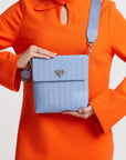 EICH | Umhängetasche hellblau/silber - CLOSE UP