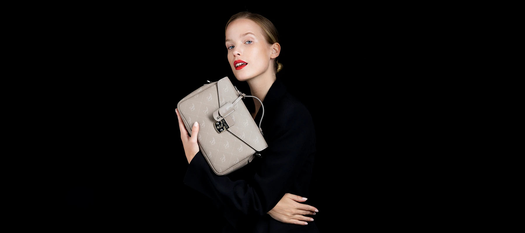 Model mit pecarus taupe Tasche