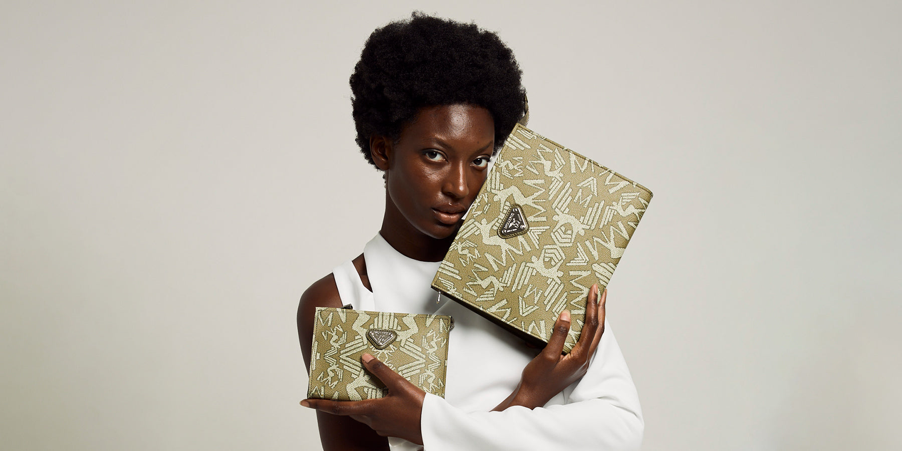 KOLLEKTION IN MAZE CANVAS OLIVE GRÜN