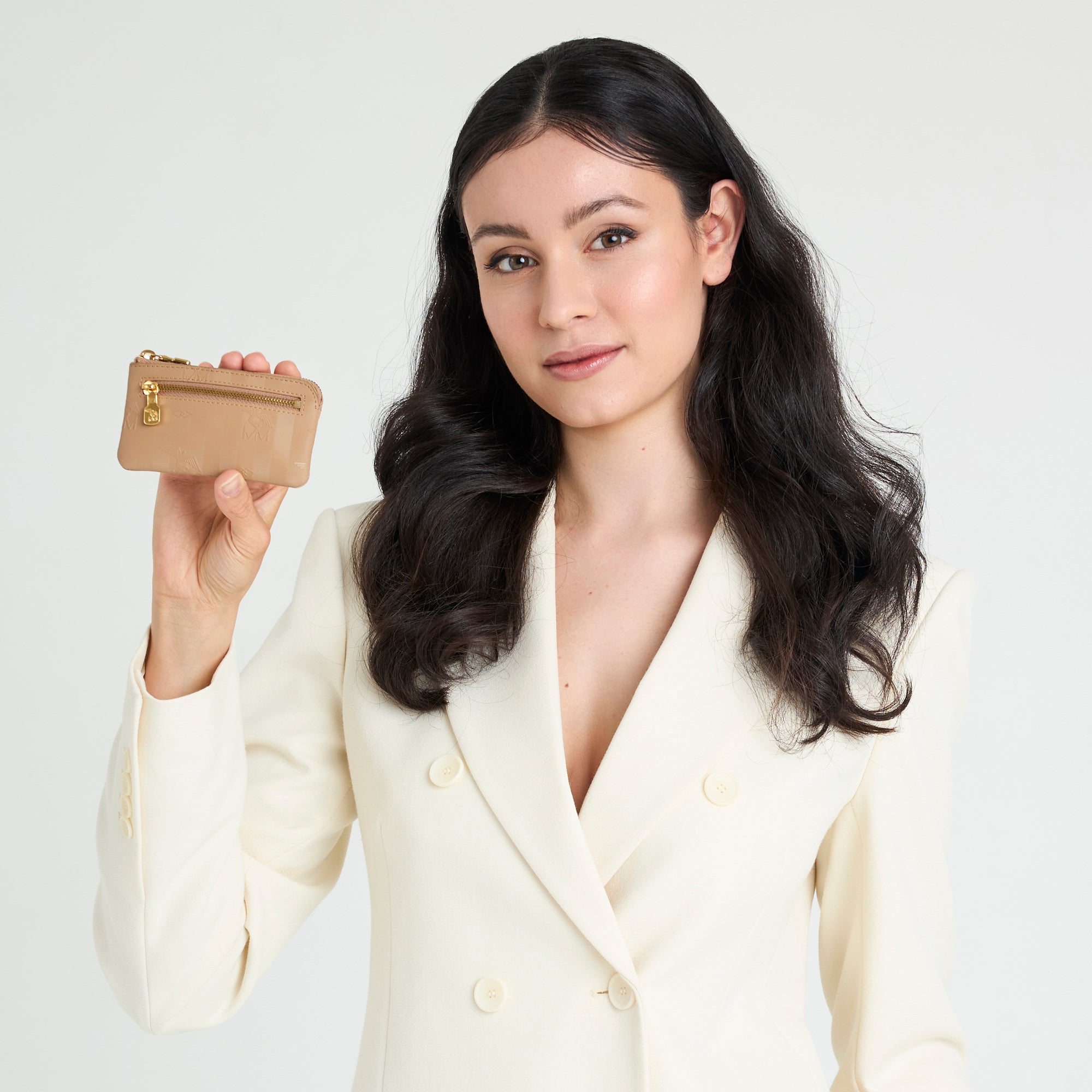 AUBRIG | Schlüsseletui cappuccino beige/gold - on body