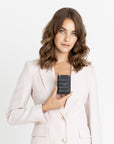 VALUNA | Kreditkartenetui classic schwarz/gold - on body