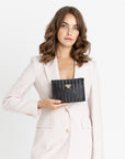 BASODINO | Necessaire classic schwarz/gold - on body
