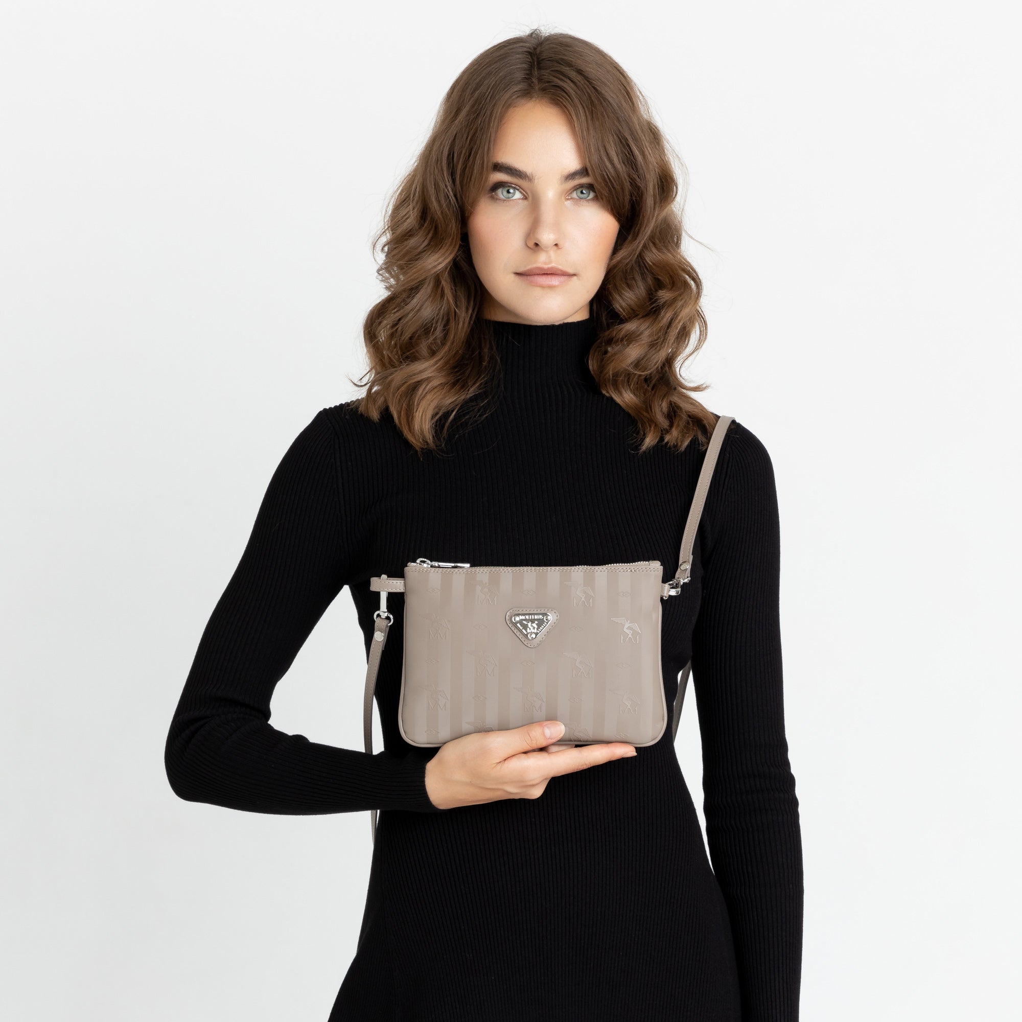 TAMINS | Umhängetasche taupe grau/silber -  on body