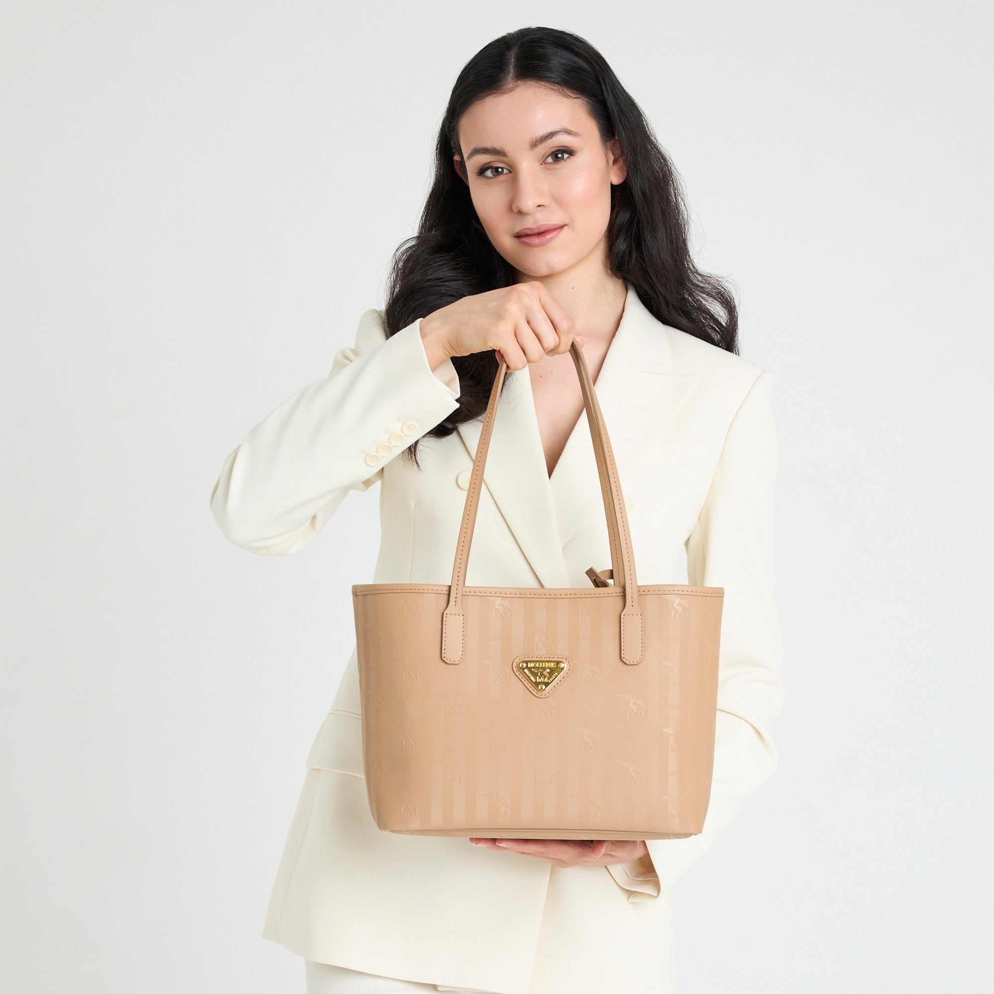GENF | Shopper cappuccino beige/gold - on body