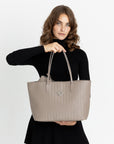 BERN | Shopper taupe grau/silber - on body