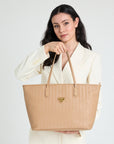 WINTERTHUR | Shopper mit Reissverschluss cappuccino beige/gold - on body