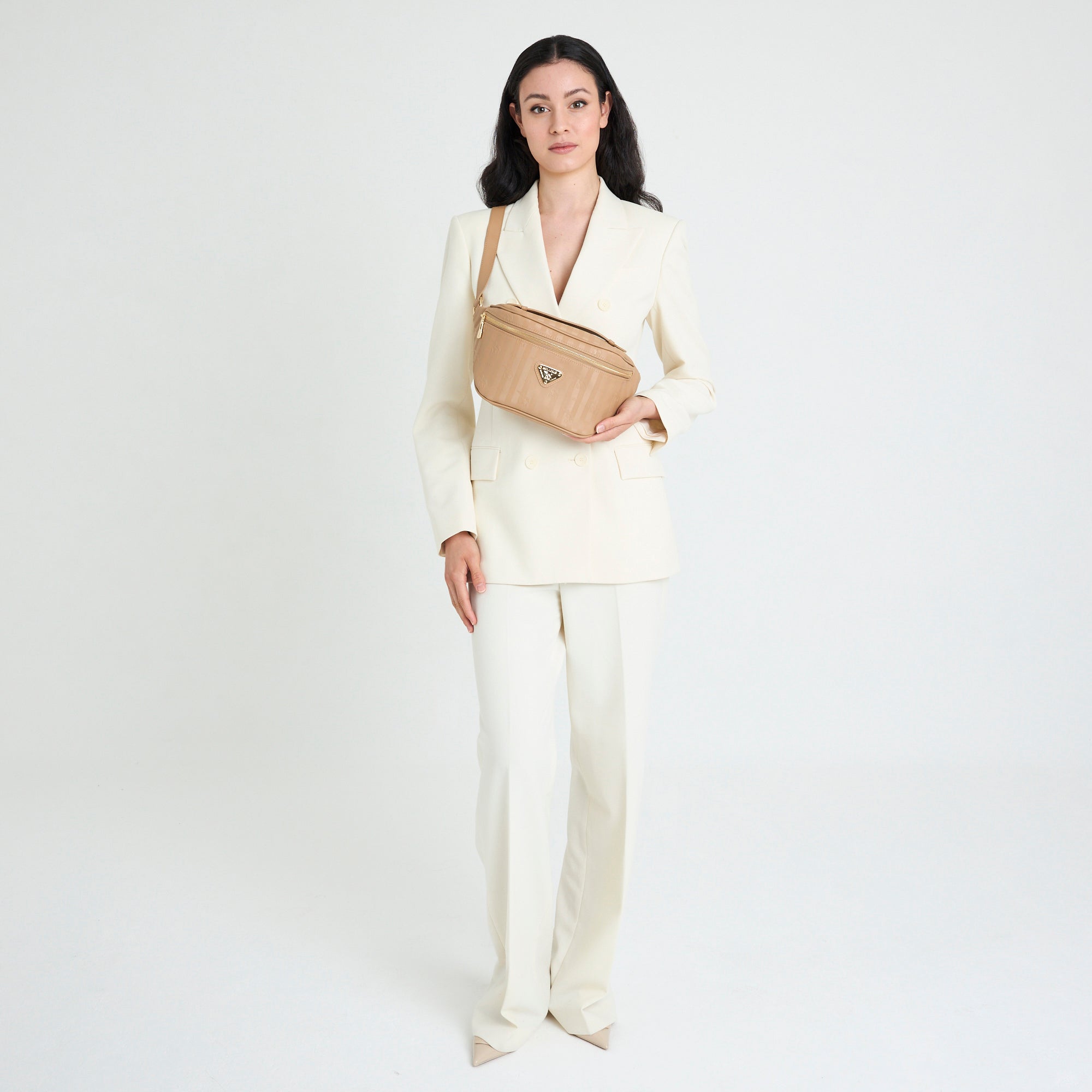 BRIENZ | Gürteltasche cappuccino beige/gold- full body