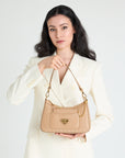 CASTIEL | Schultertasche cappuccino beige/gold - on body