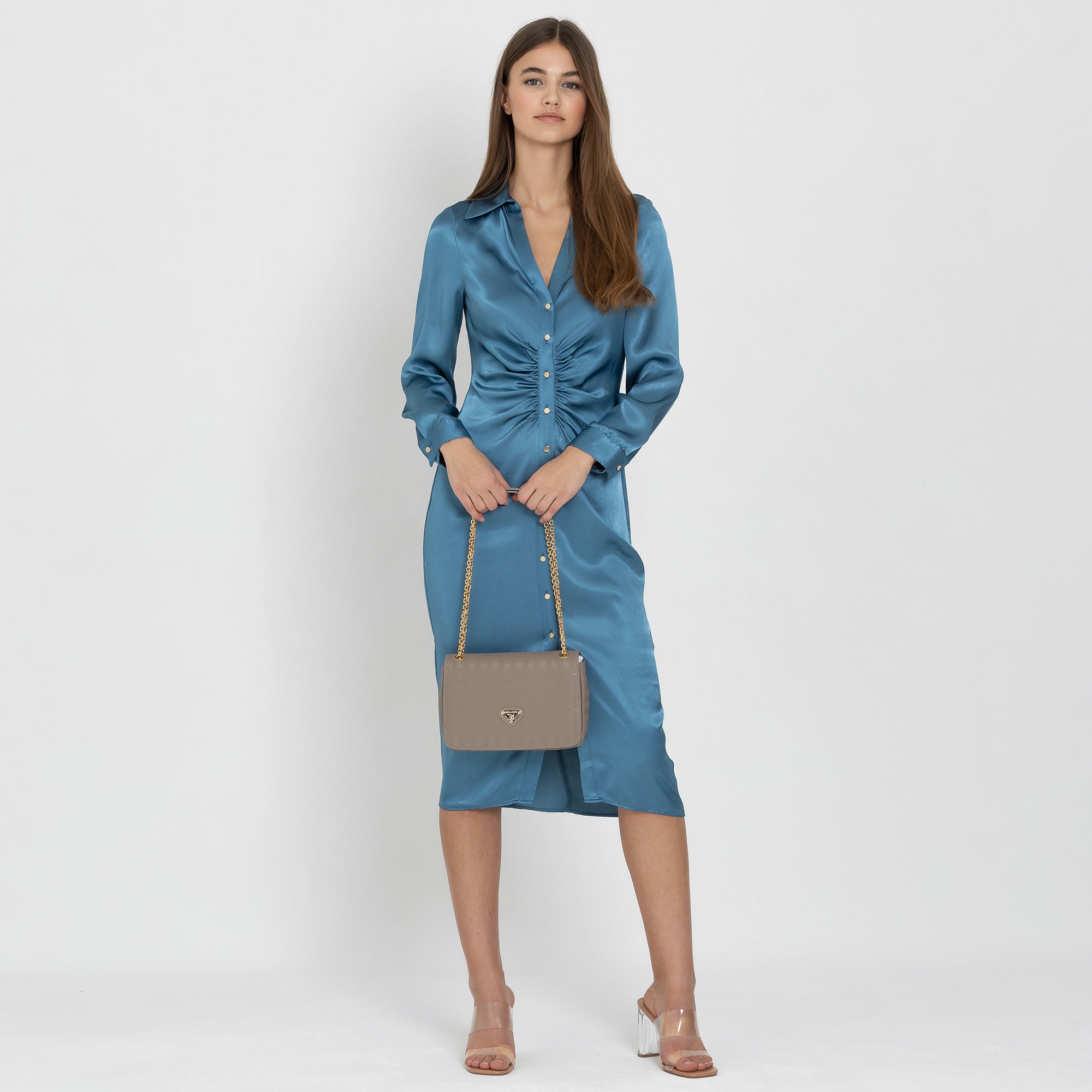GOLDACH | Umhängetasche taupe grau/gold - full body