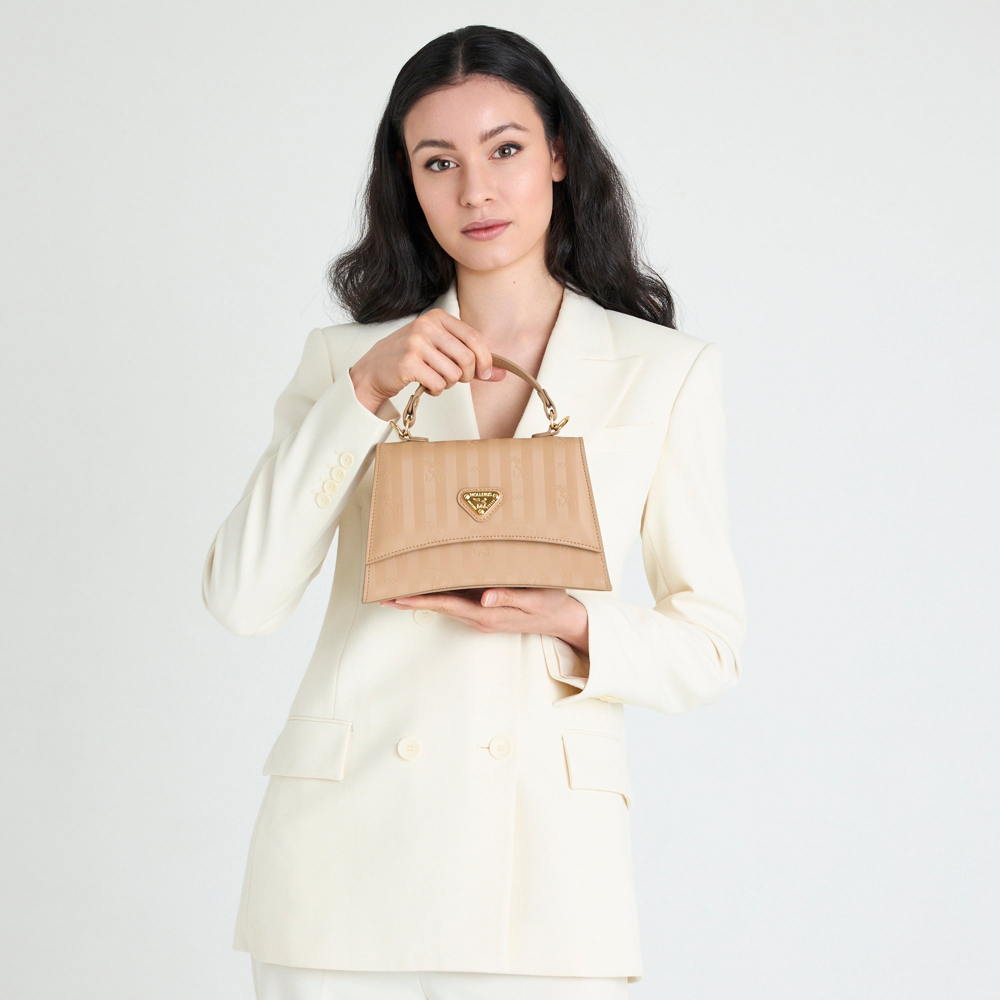 ROMONT | Umhängetasche cappuccino beige/gold - on body