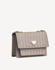 URSY | Umhängetasche taupe grau/gold - seitlich
