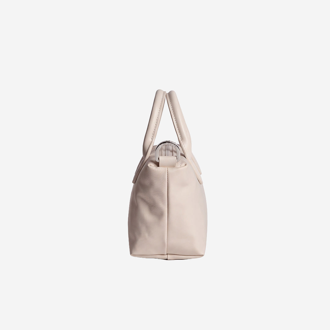 VALS | Umhängetasche Nylon pearl weiss/silber - von der Seite