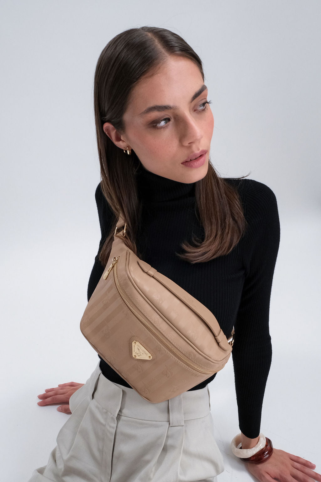 BRIENZ | Belt bag cappuccino beige/gold