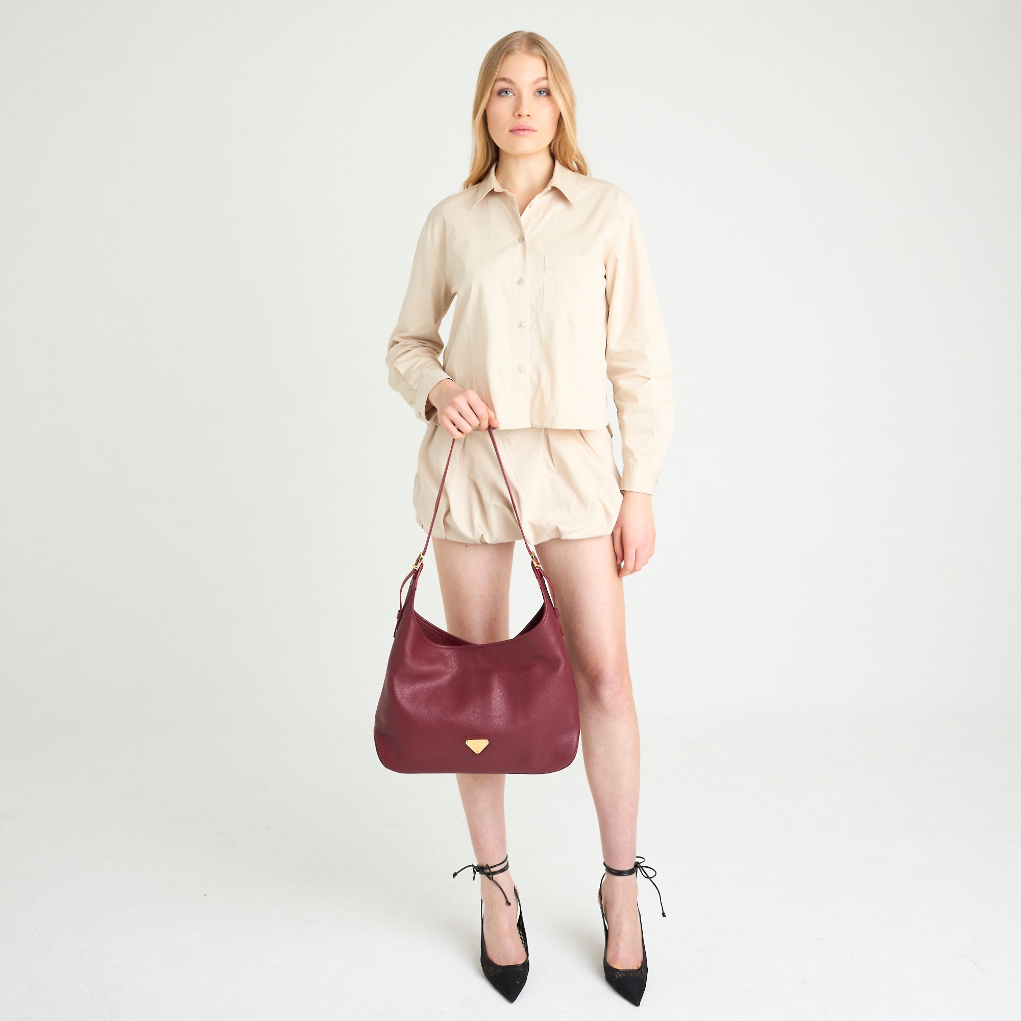 MENDRISIO | Umhängetasche Kalbsleder antik rot/gold - full body