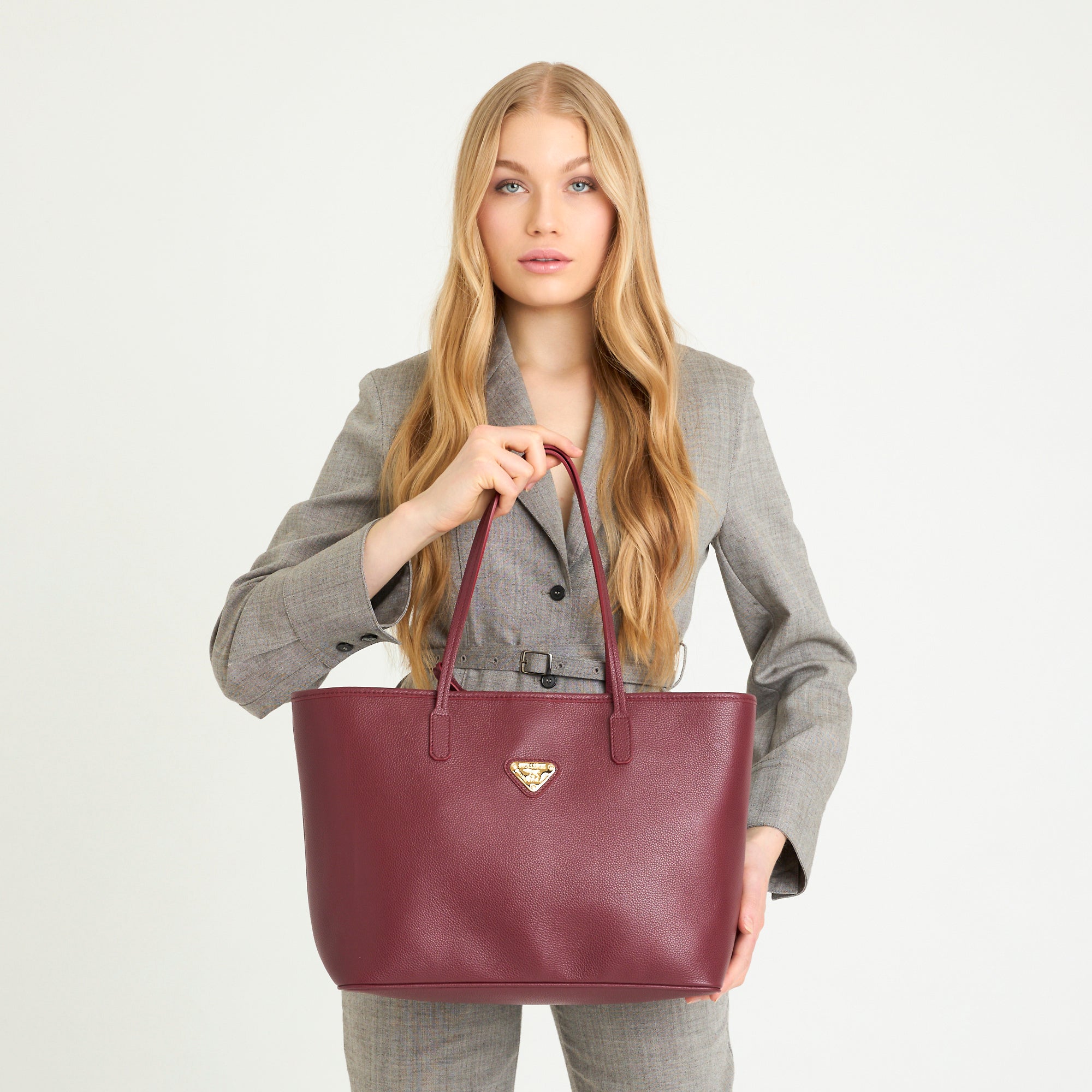 BERN | Shopper Kabsleder antik rot/gold - on body