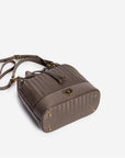 NIESEN | Beuteltasche fango braun/gold  - von unten 