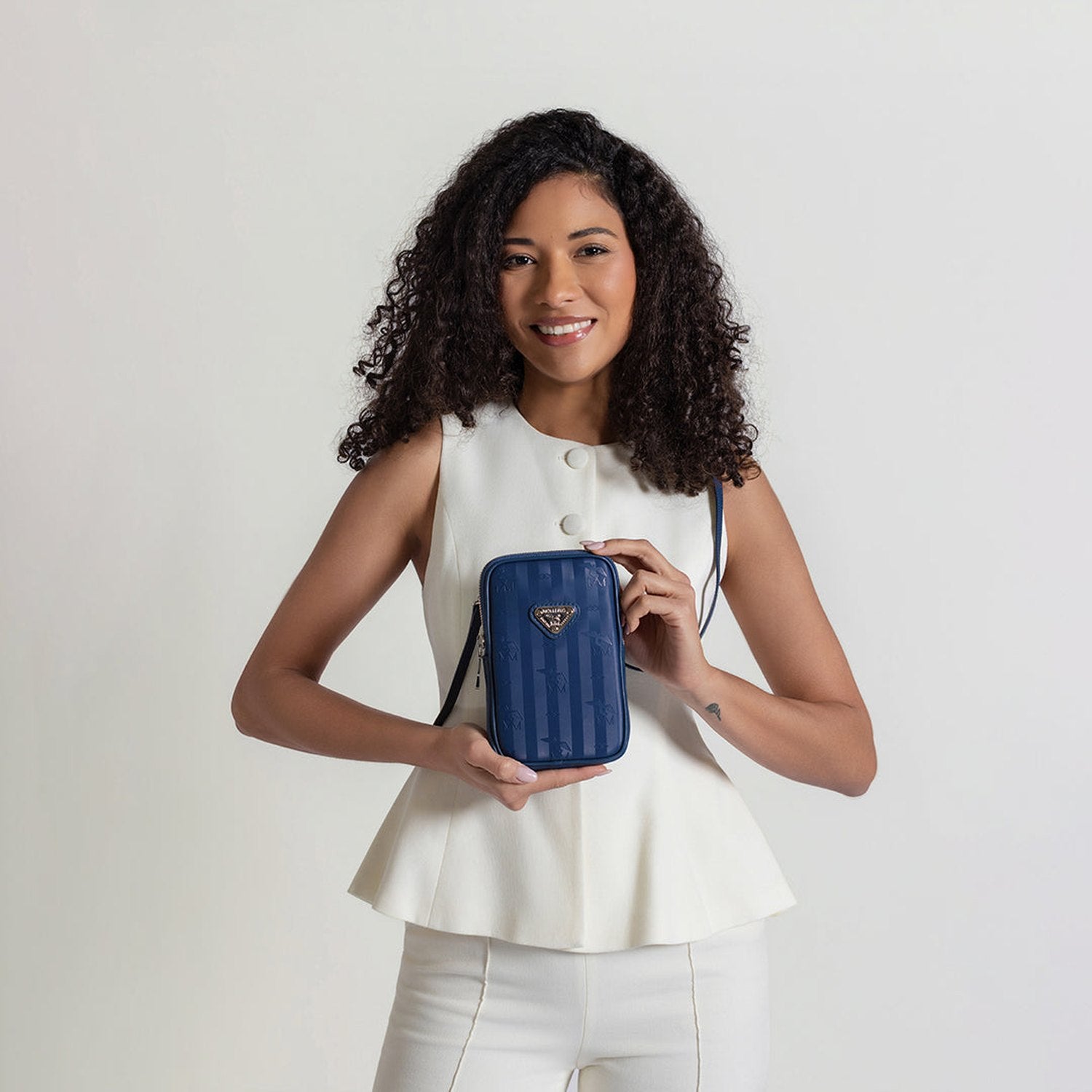 WILDHORN | Handyportemonnaie deep blau/silber - on body