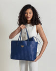 BERN | Shopper deep blau/silber - on body