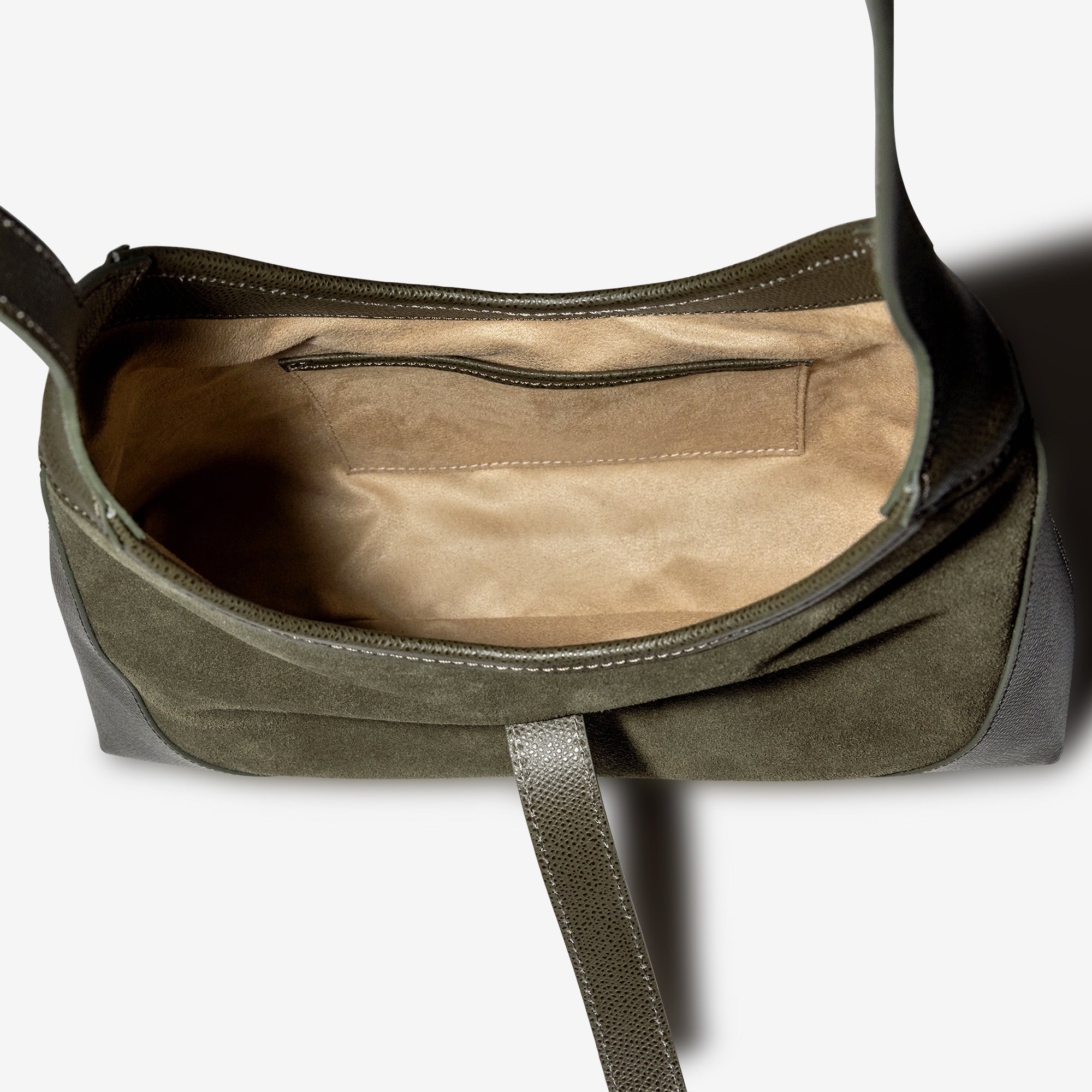 GSTAAD | Schultertasche Wildleder moosgrün/gold - innen