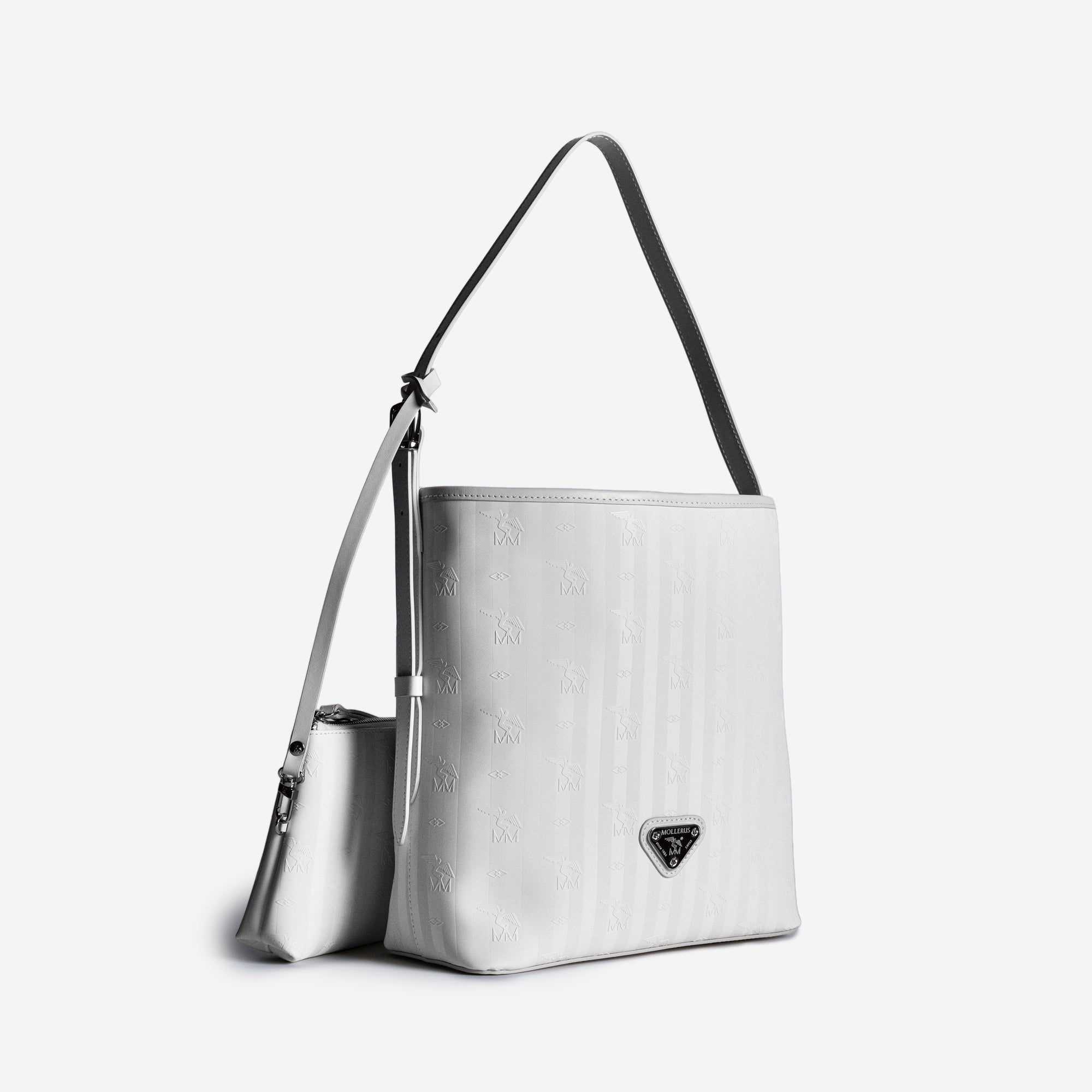 BANNWIL | Beuteltasche snow weiss/silber - leicht seitlich 