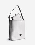 BANNWIL | Beuteltasche snow weiss/silber - leicht seitlich mit Tasche
