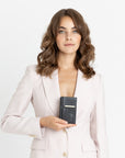 BUIN | Kreditkartenetui classic schwarz/gold - on body 1